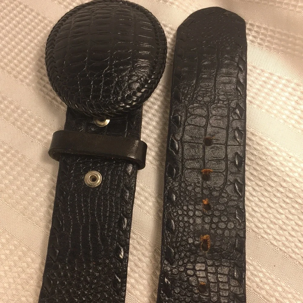 Alligator pattern leather belt w/buckle woven edge